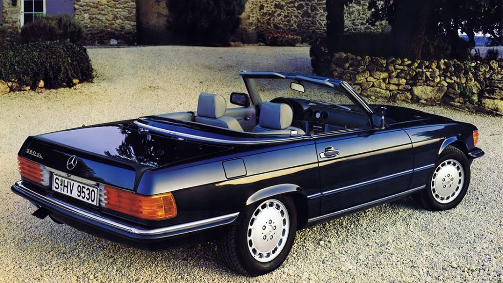 THE MERCEDES-BENZ 560SL: THE TOP VERSION OF THE R107 SERIES