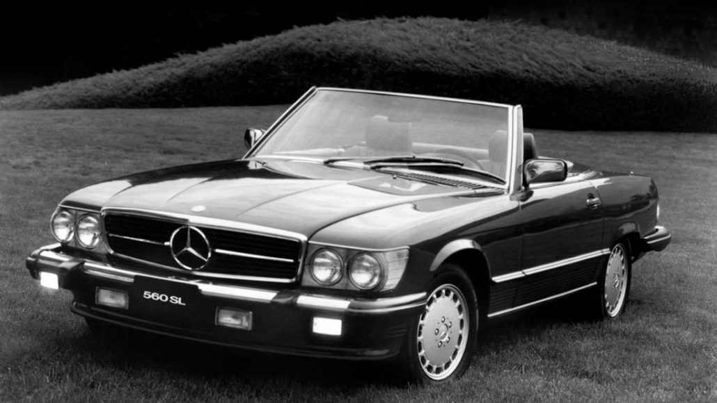 THE MERCEDES-BENZ 560SL: THE TOP VERSION OF THE R107 SERIES